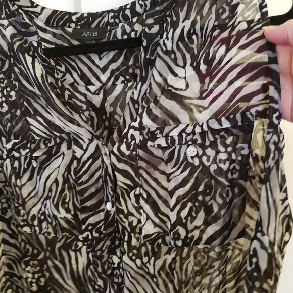 Apt. 9 Sheer Sleeveless Partial Button Front V-Neck Top - Picture 3 of 6